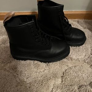 Woman’s size 8 dr martins black